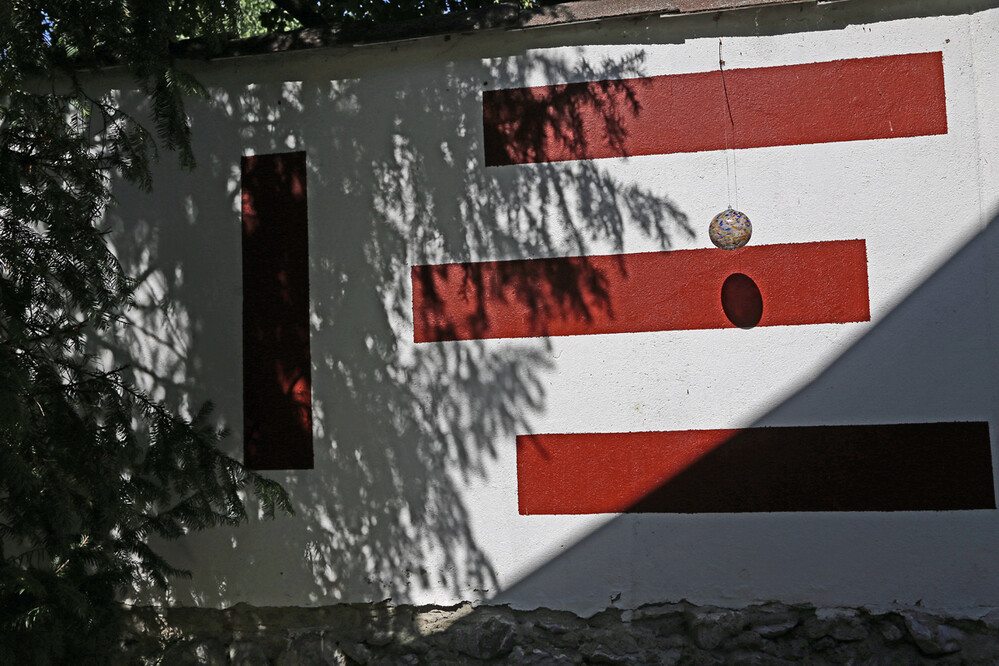 Schatten "Schattenspiel auf der Mauer"
Elise
Schlüsselwörter: 2021