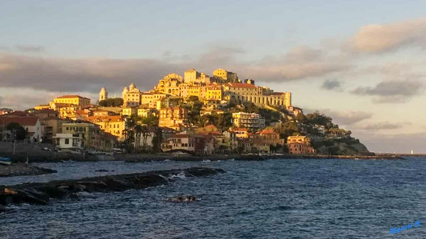 Im Licht der Abendsonne
Schlüsselwörter: Italien