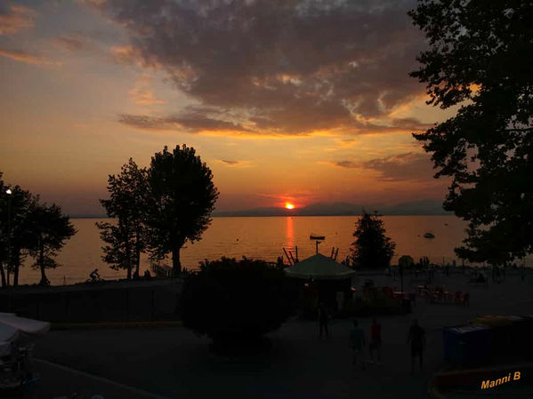 Sonnenuntergang
in Cisano
Schlüsselwörter: Italien, Cisano