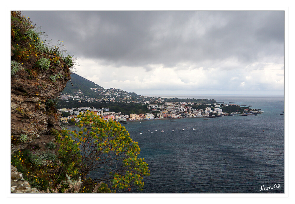 Castello Aragonese
Blick auf den Ort Ponte.
Schlüsselwörter: Italien; Ischia