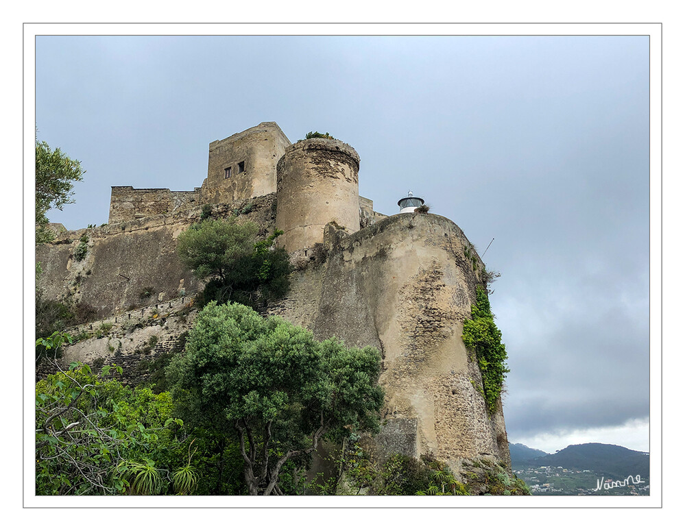 Castello Aragonese
Hochgeschaut
Schlüsselwörter: Italien