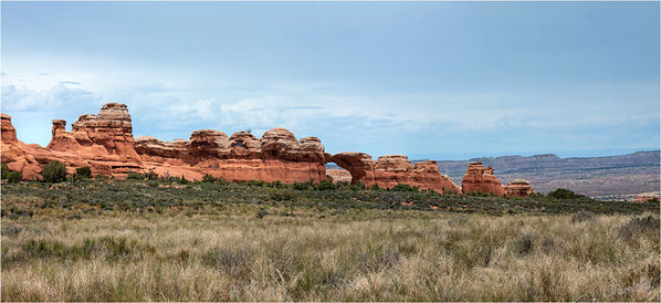 Arches NP
Broken Arch - mit einer Spannweite von knapp 20 Metern und einer Höhe von ca. 13 Metern. Dieser ist tatsächlich nicht gebrochen, es sieht nur aus der Ferne so aus.
Schlüsselwörter: Amerika Arches NP Broken Arch