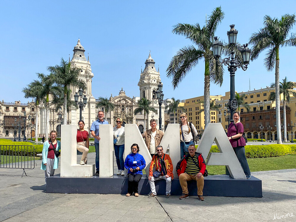 1 Peru Lima
Gruppenfoto mit Reiseleiterin
Schlüsselwörter: Peru