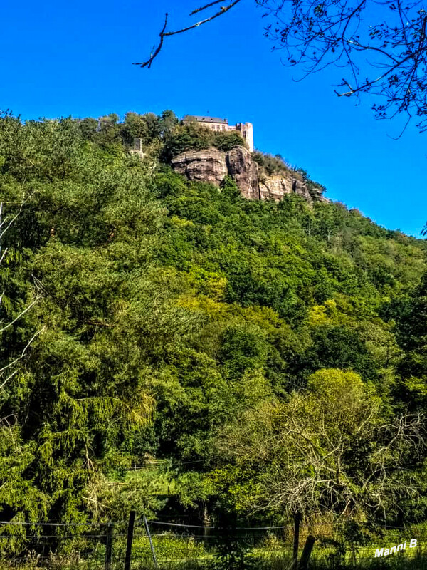 Rückblick 
auf die Burg Nideggen
Schlüsselwörter: Eifel