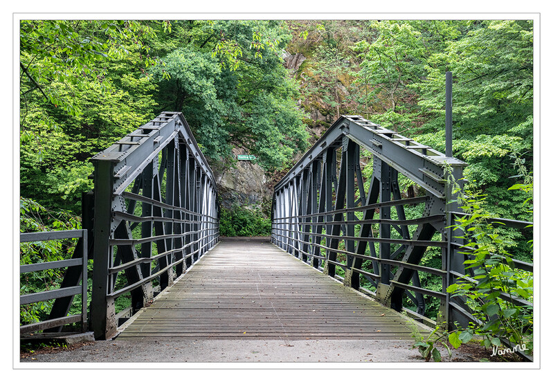 Brücke über die Wupper
im Brückenkopfpark Solingen
Schlüsselwörter: Solingen; Wupper; Brückenkopfpark