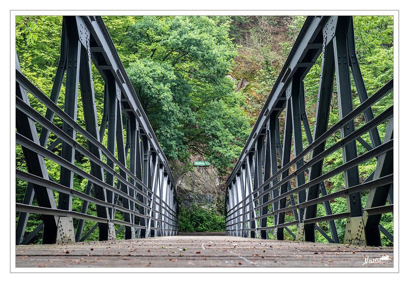 27 - Brücke über die Wupper
im Brückenkopfpark Solingen
2020
Schlüsselwörter: Solingen; Wupper; Müngstner Brücke