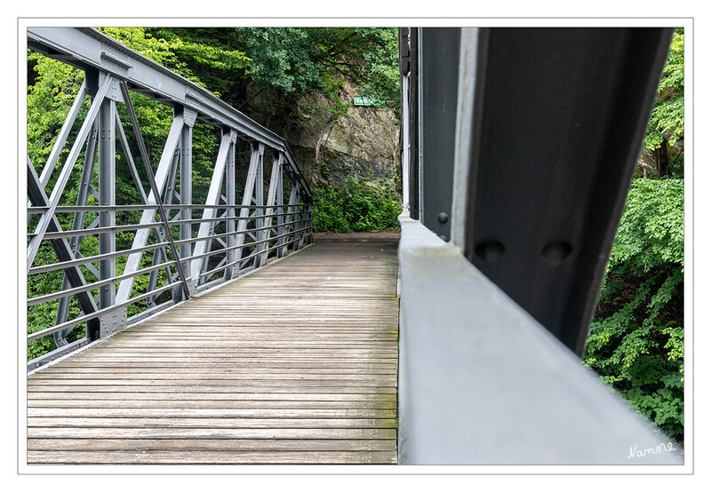 Brücke über die Wupper
im Brückenkopfpark Solingen
Schlüsselwörter: Solingen; Wupper; Brückenkopfpark