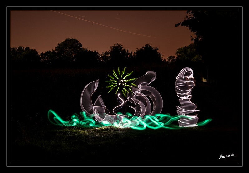 Leuchtende Nachtblume
Schlüsselwörter: Lichtmalerei; Lightpainting; 2020