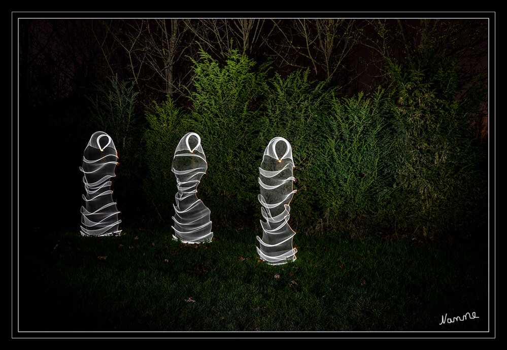 Geisterparade
Schlüsselwörter: Lichtmalerei; Lightpainting; 2021