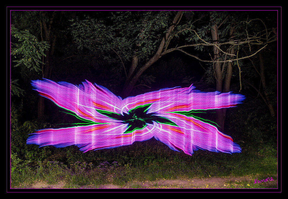 Pink
mit dem Pixelstick gemalt
Schlüsselwörter: 2021