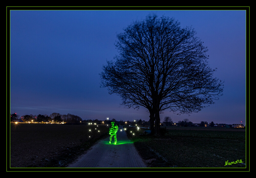 Strickmännchen 
in der Landschaft
Schlüsselwörter: Lichtmalerei; Lighrtpainting