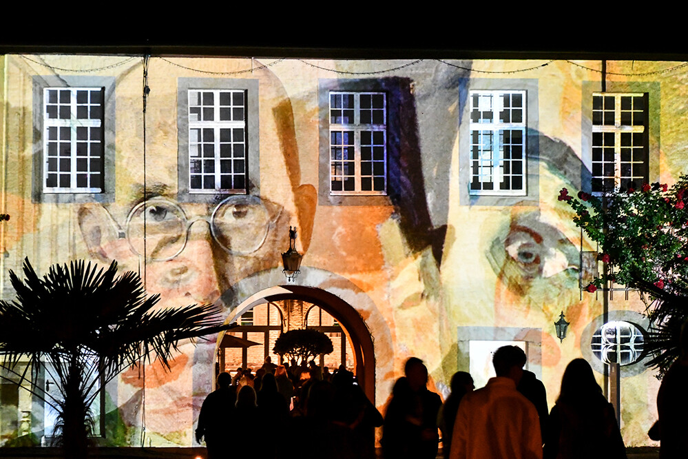 Lichtfestival Schloss Dyck - Vertonte Gemälde
Roland
Schlüsselwörter: 2023