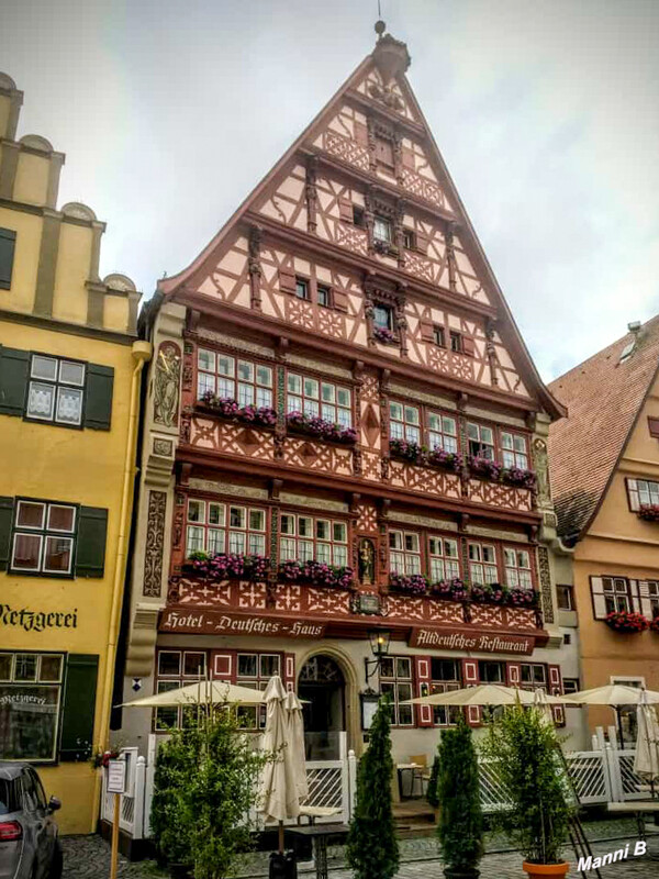 Dinkelsbühl
Wenn es nach dem Magazin Focus geht, dann ist die Altstadt von Dinkelsbühl die schönste in ganz Deutschland. 
Schlüsselwörter: Bayern