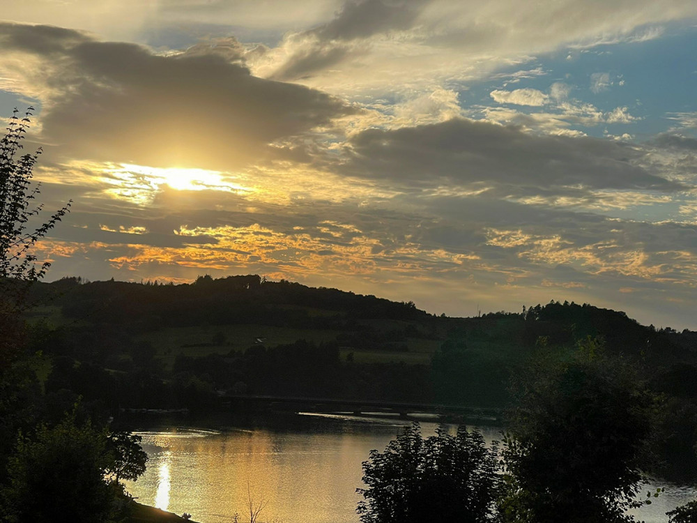 Die Sonne bricht durch
Verena
Schlüsselwörter: 2025