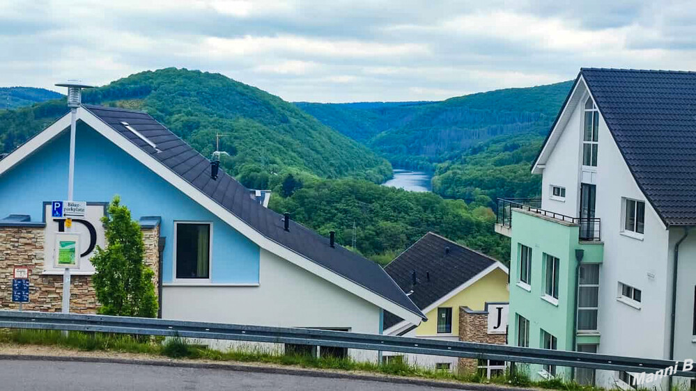 Ein Berg
weiter
Schlüsselwörter: Eifel