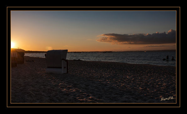 Strandimpressionen
von Binz auf Rügen bei Sonnenuntergang
Schlüsselwörter: Rügen, Binz, Strand