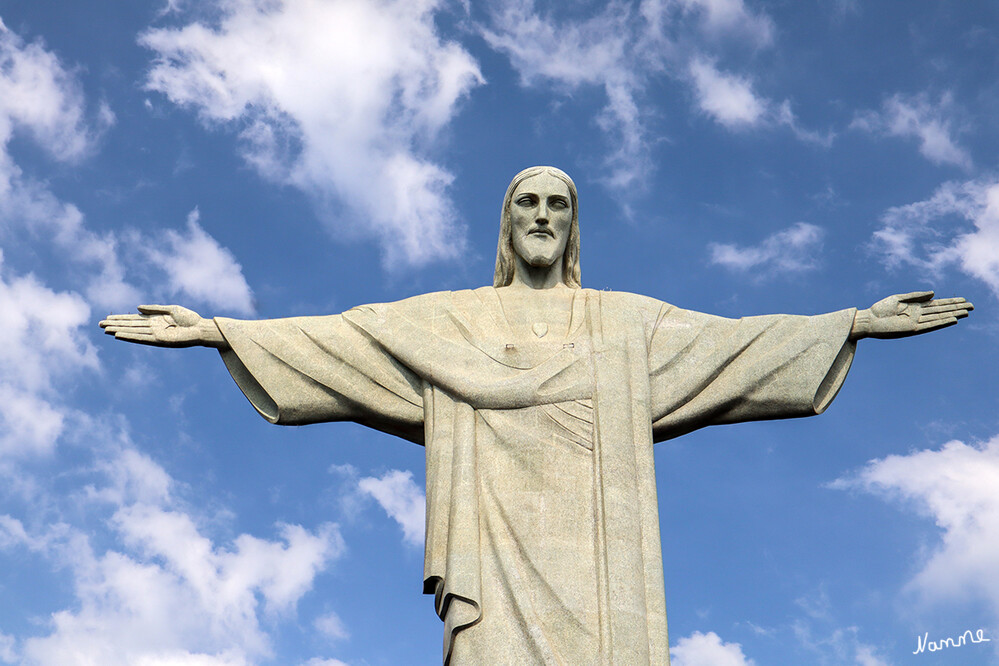 4 Brasilien - Auf dem Corcovado
Die im Jahr 1931 eingeweihte Statue ist 30 m hoch, inklusive Sockel beträgt die Höhe insgesamt 38 m. Die Statue wurde vom Bildhauer Paul Landowski gestaltet. laut Wikipedia
Schlüsselwörter: Rio de Janeiro