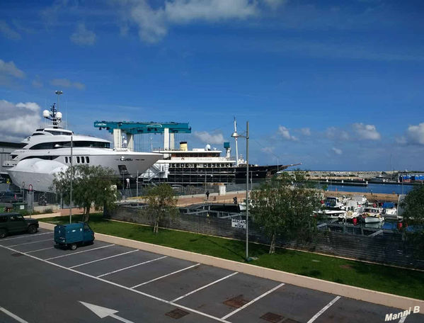 Hafen bei Pietra Ligure
Hier liegen auch große Jachten
Schlüsselwörter: Italien