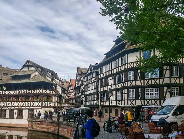 Straßburg
La Petite France ist ein historisches Viertel der Stadt Straßburg in Ostfrankreich. Es befindet sich am westlichen Ende der Grande Île, wo sich das historische Zentrum der Stadt befindet. laut Wikipedia
Schlüsselwörter: Straßburg
