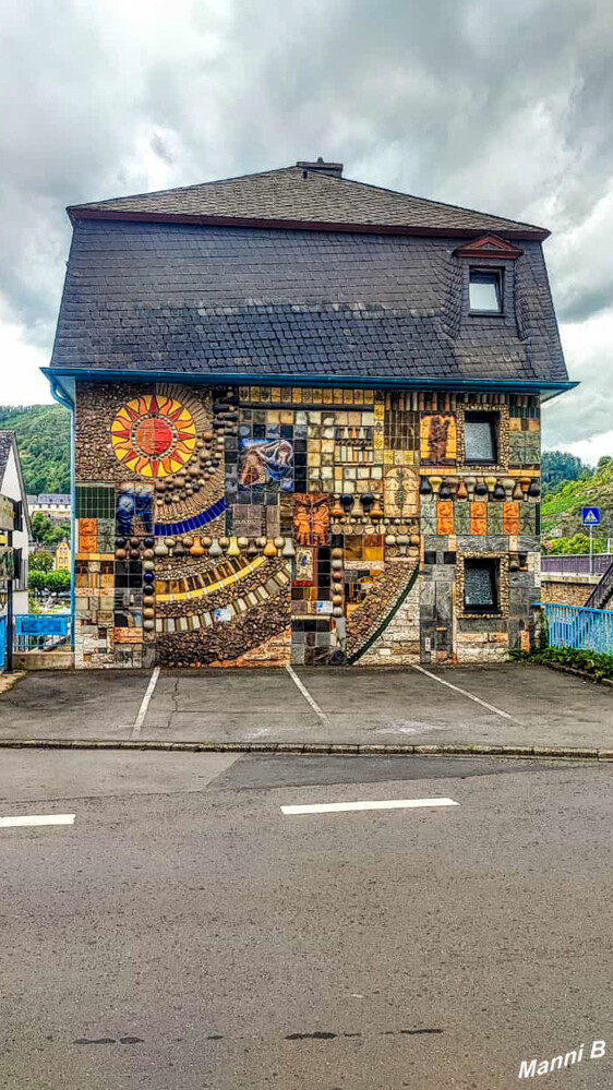 Impressionen aus Cochem
Reliefwand von Carlfritz Nicolay in Cochem-Cond
Schlüsselwörter: Mosel