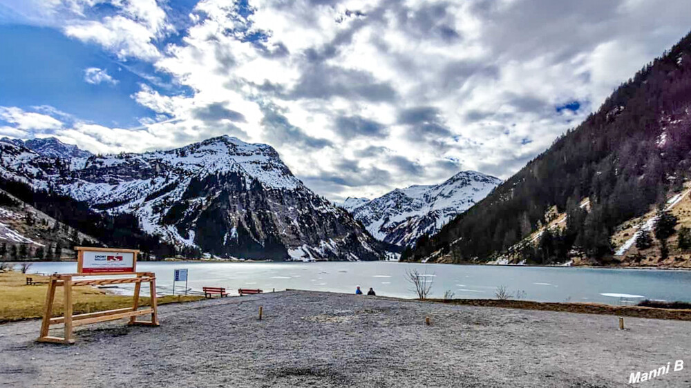 Visalpsee
zugefroren (ohne Spiegelungen)
Schlüsselwörter: Österreich