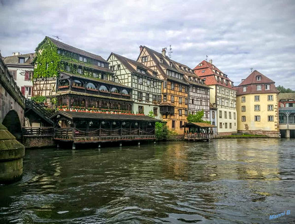 Straßburg
La Petite France ist ein historisches Viertel der Stadt Straßburg in Ostfrankreich. Es befindet sich am westlichen Ende der Grande Île, wo sich das historische Zentrum der Stadt befindet. laut Wikipedia
Schlüsselwörter: Straßburg