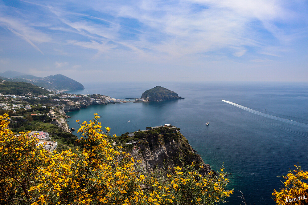 Ausblick vom Panza
Richtung Sant`Angelo
Schlüsselwörter: Italien