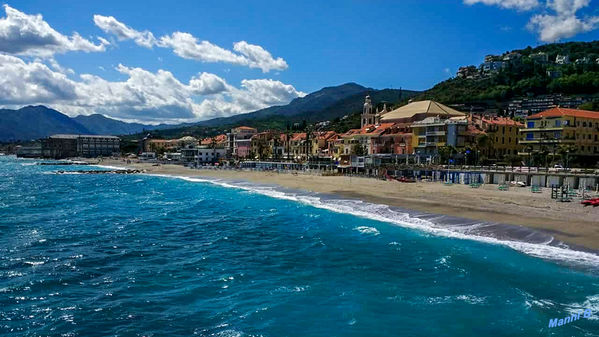 Pietra Ligure
ist ein italienischer Touristenort mit 8935 Einwohnern in der Provinz Savona, Region Ligurien. laut Wikipedia
Schlüsselwörter: Italien