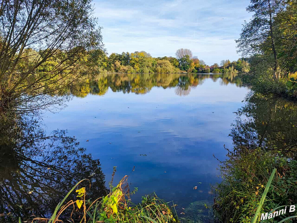 Ferkensbruch
Die Nette-Seen gehören zum Naturpark Schwalm-Nette im linken Niederrheingebiet, nahe der niederländischen Grenze. Sie befinden sich in der Stadt Nettetal im Kreis Viersen. Ihren Namen haben sie von dem Flüsschen Nette, in dessen Talniederung sich diese künstlich angestauten und teilweise durch Torfgewinnung vergrößerten Seen befinden. laut Wikipedia


Schlüsselwörter: Nettetal