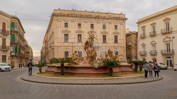 Italienimpressionen
Piazza Archimede
Schlüsselwörter: Italien