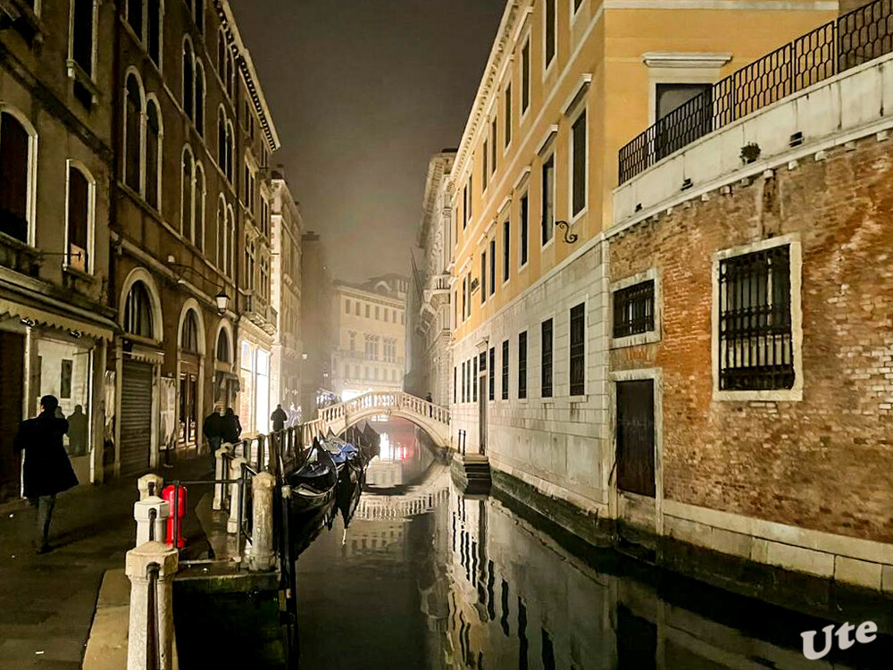 In den Gassen von Venedig
Schlüsselwörter: Italien