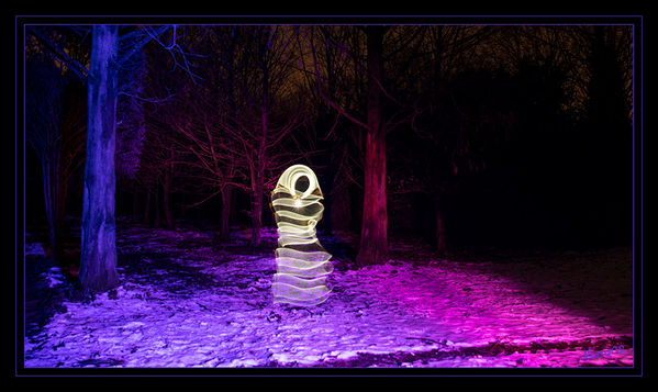 5 - Im Geisterwald
Schlüsselwörter: Lichtmalerei , Light Painting, 2019