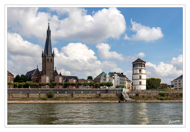 Bootstour
Lambertunskirche und Schloßturm
Schlüsselwörter: Düsseldorf; Altstadt; Bootstour