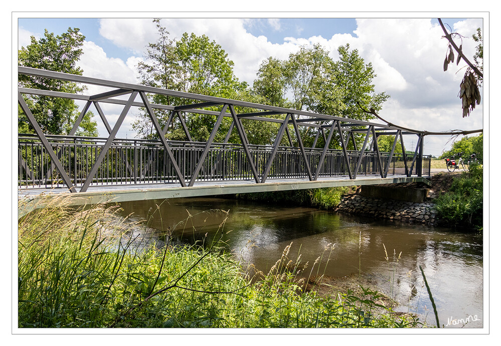 Brücke
für Fußgänger und Radfahrer von Minkel nach Helpenstein
