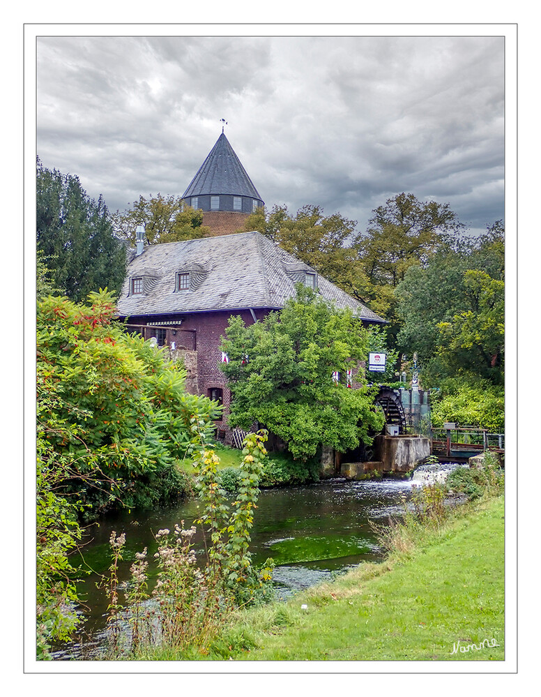 Brüggener Mühle
hat ihren Standort am Unterlauf der Schwalm in unmittelbarer Nähe der Burg im Ort Brüggen im Kreis Viersen. laut Wikipedia
Schlüsselwörter: Brüggen