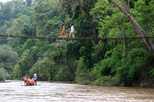 Mit dem Bambusfloß
durch den Dschungel
Schlüsselwörter: Thailand