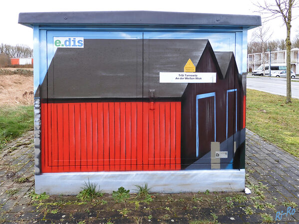 Trafohäuschen
gesehen an der Ostsee nahe Boltenhagen-Hafen
Schlüsselwörter: Ostsee