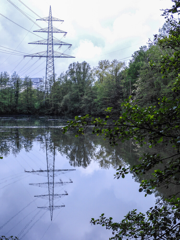 Spiegelungen "Energie"
Perla
Schlüsselwörter: 2021