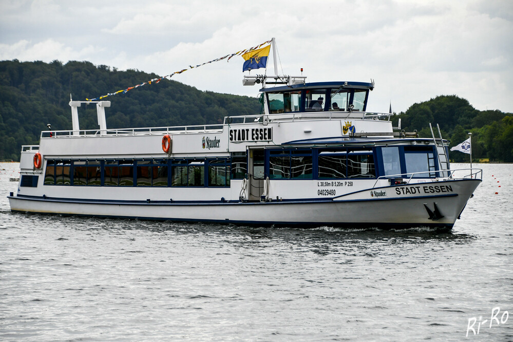 Schifffahrt
Der Baldeneysee wurde ab 1930 errichtet u. sollte vordringlich der Gewässerreinigung in der Ruhr dienen. (wikipedia.org)

