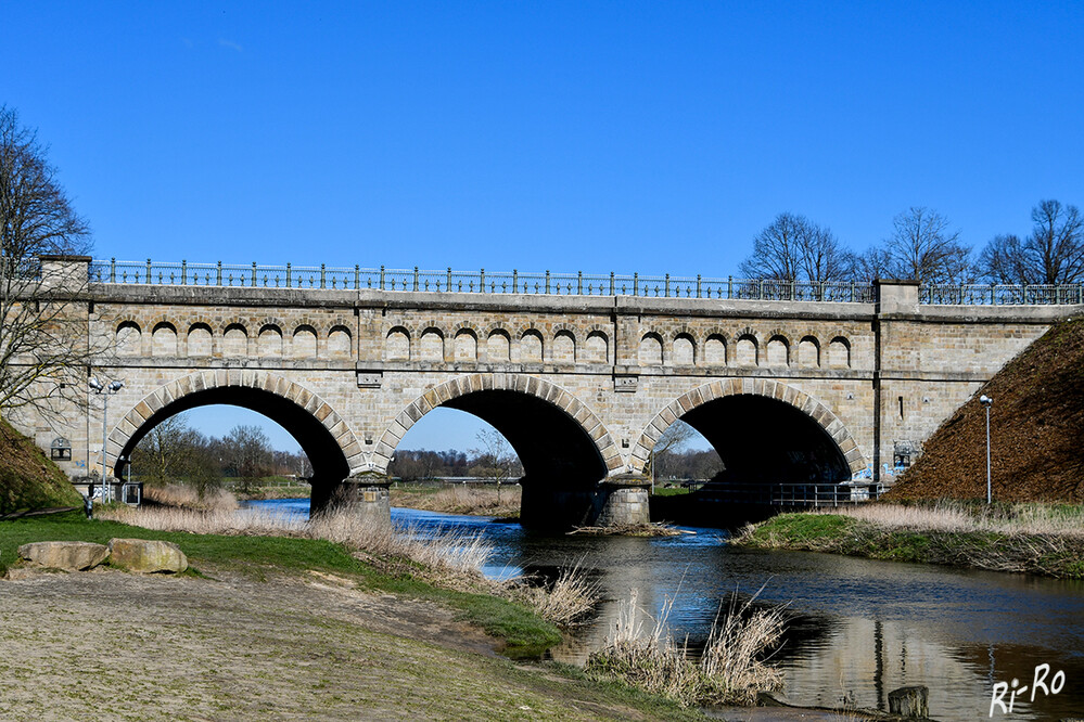 3 - Dreibogenbrücke
die historische Kanalbrücke über die Stever, die den Dortmund-Ems-Kanal über den Fluss leitete. Sie wurde 1894 errichtet. (lt. olfen.de)
Schlüsselwörter: 2021