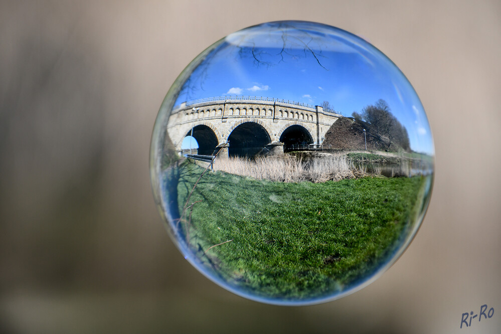 Schöne Aussicht
auf die Kanalbrücke in der Steveraue.
Schlüsselwörter: 2021