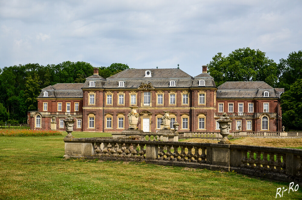 Teil des Westgartens
Die Oranienburg war ursprünglich als Orangerie errichtet, aber schon kurz darauf zu einem Parkschloss umgebaut worden. (wikipedia.org)
