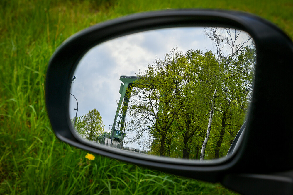 Spiegelungen "Blick zurück“
Roland
Schlüsselwörter: 2021