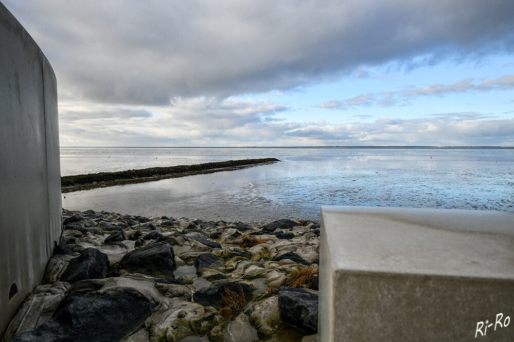 Blick ins Wattenmeer
von der neuen Strandpromenade aus gesehen. (Weitwinkelaufnahme)

Schlüsselwörter: 2021