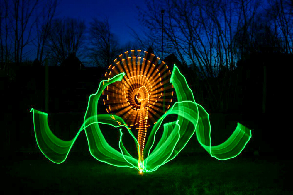 Leuchtblume
Roland
Schlüsselwörter: Lichtmalerei; Lightpainting; 2022;