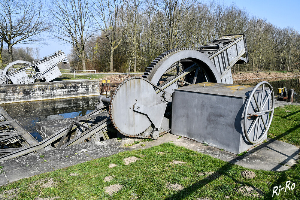 Alte Technik
Handgekurbeltes Getriebe am Sicherheitssperrwerk.
