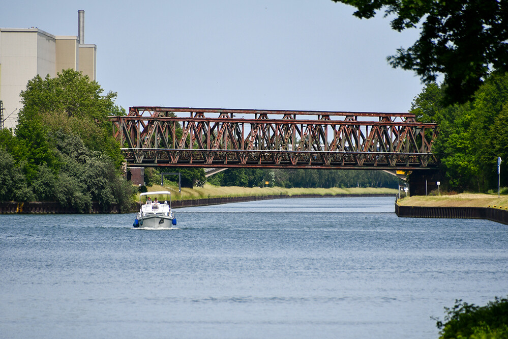 Brücken und Stege „Bahnbrücke“
Roland
Schlüsselwörter: 2022