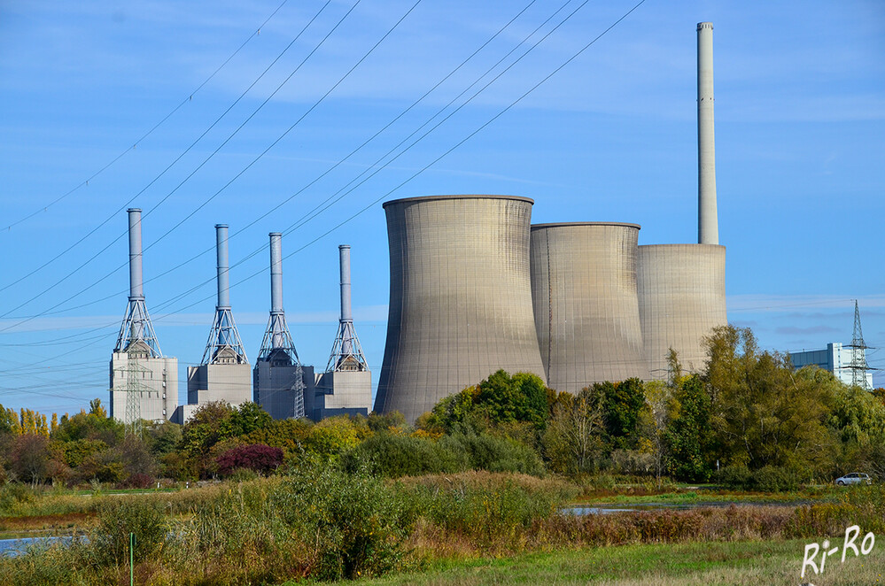 Gersteinwerk
seit dem Jahr 1917 wird im Kraftwerk Strom erzeugt. In den ersten Jahren wurde der Strom mit Steinkohle aus den umliegenden Zechen produziert. (rwe.com)
