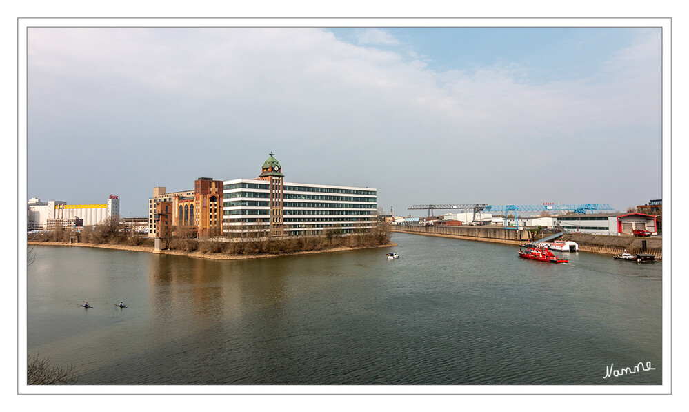 Blick auf den Hafen
Schlüsselwörter: Düsseldorf
