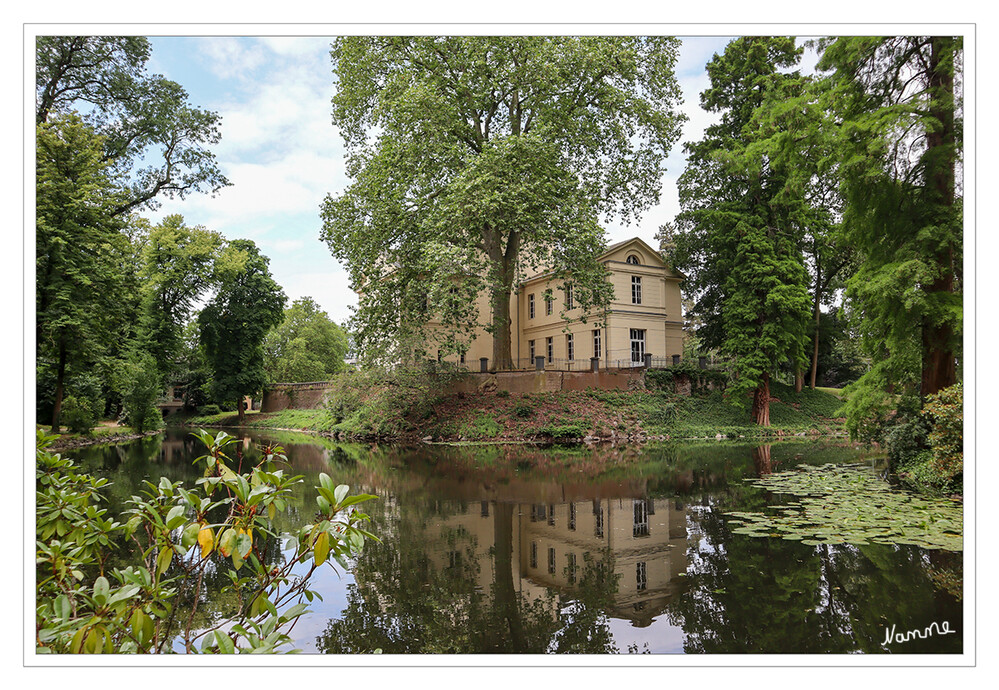 Schloss Eller
von hinten mit Spiegelung
Schlüsselwörter: Düsseldorf; 2023